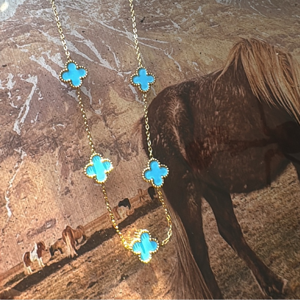 CLOVER NECKLACE - Picture 4 of 8